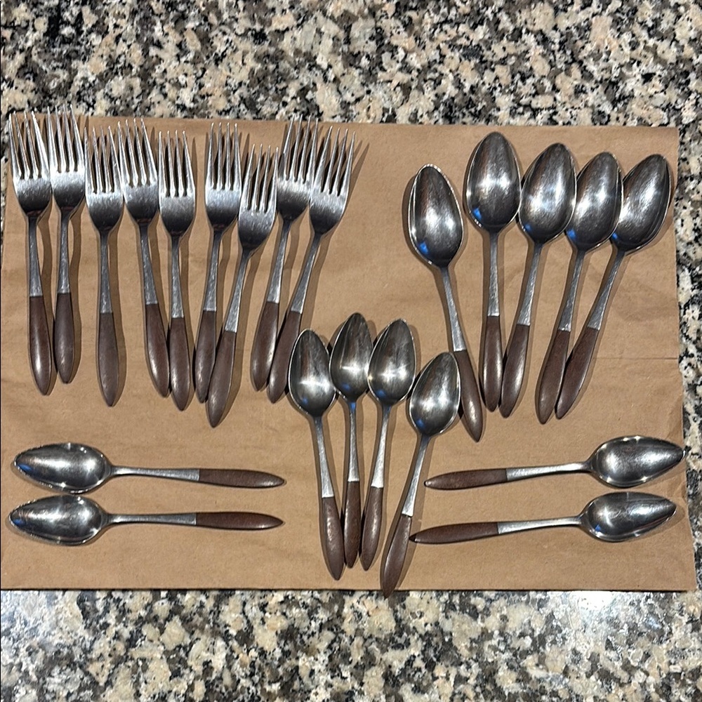 Ekco Eterna Stainless Flatware Set MCM Brown Handles 22 pieces
